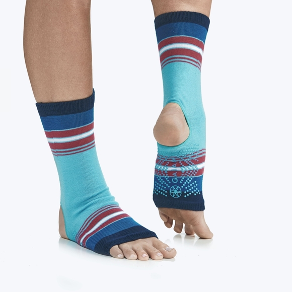 GAIAM Accessories - GAIAM Grippy Yoga Anklets Multi Stripe Grip Socks